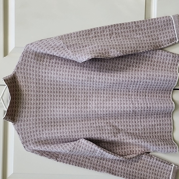 Tahari EUC Large Houndstooth Mock Neck Sweater Tan White Long Sleeve - Picture 10 of 10